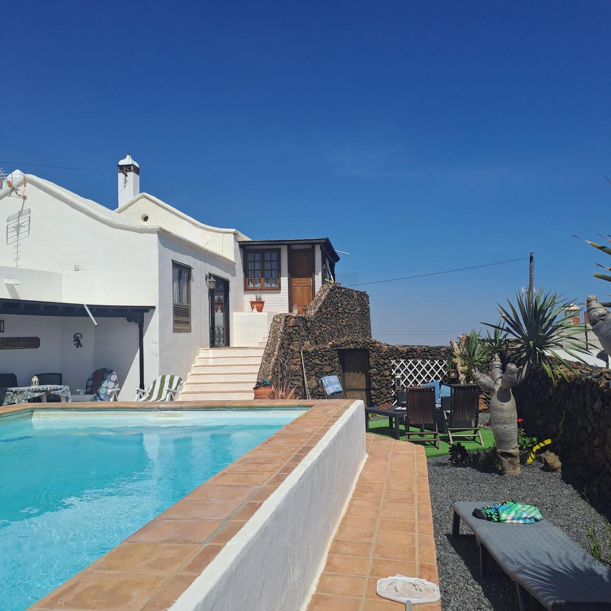 Tipica Lanzarote House Only Adults Bed & Breakfast Tias Luaran gambar