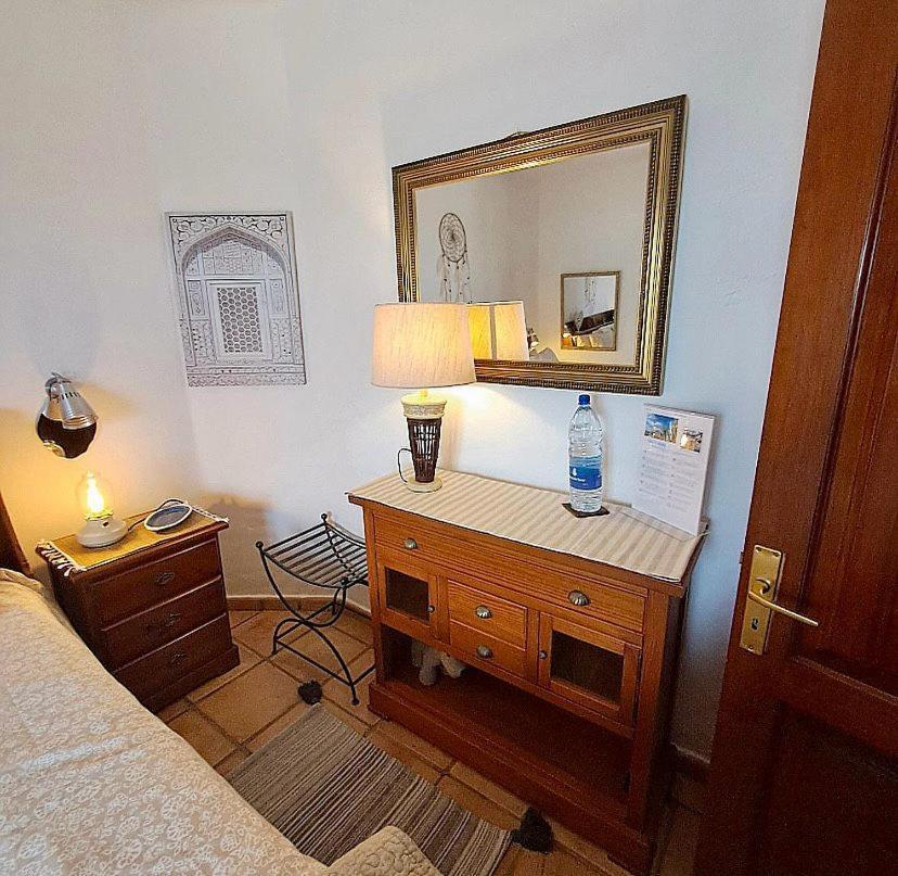 Tipica Lanzarote House Only Adults Bed & Breakfast Tias Bilik gambar